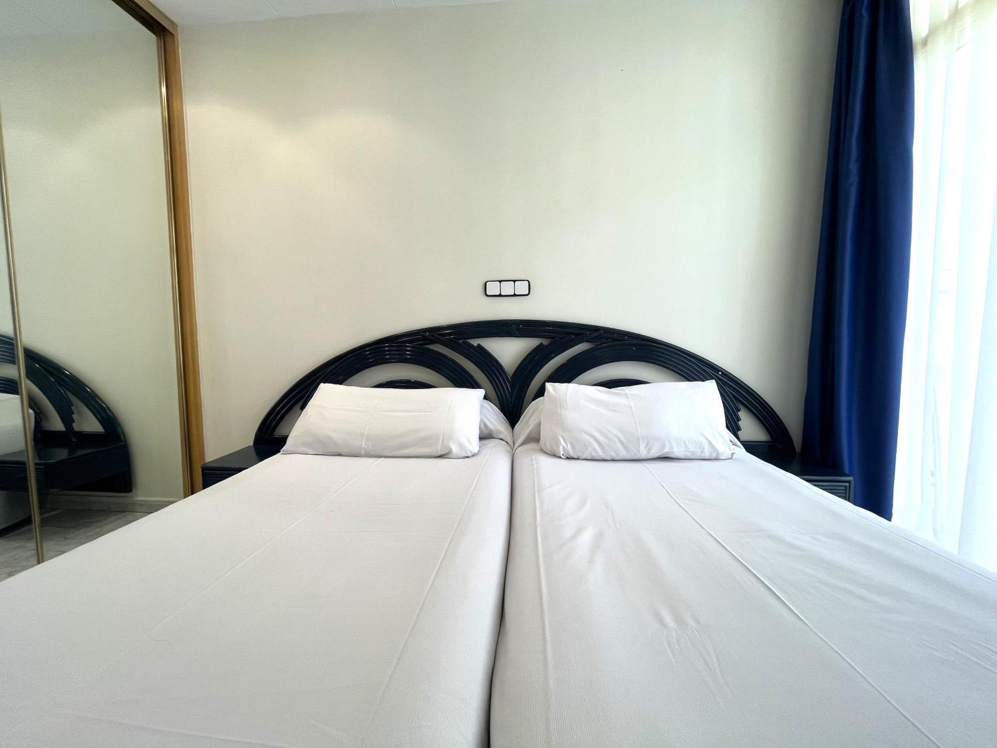 Neptuno Apartments Calella Zimmer foto