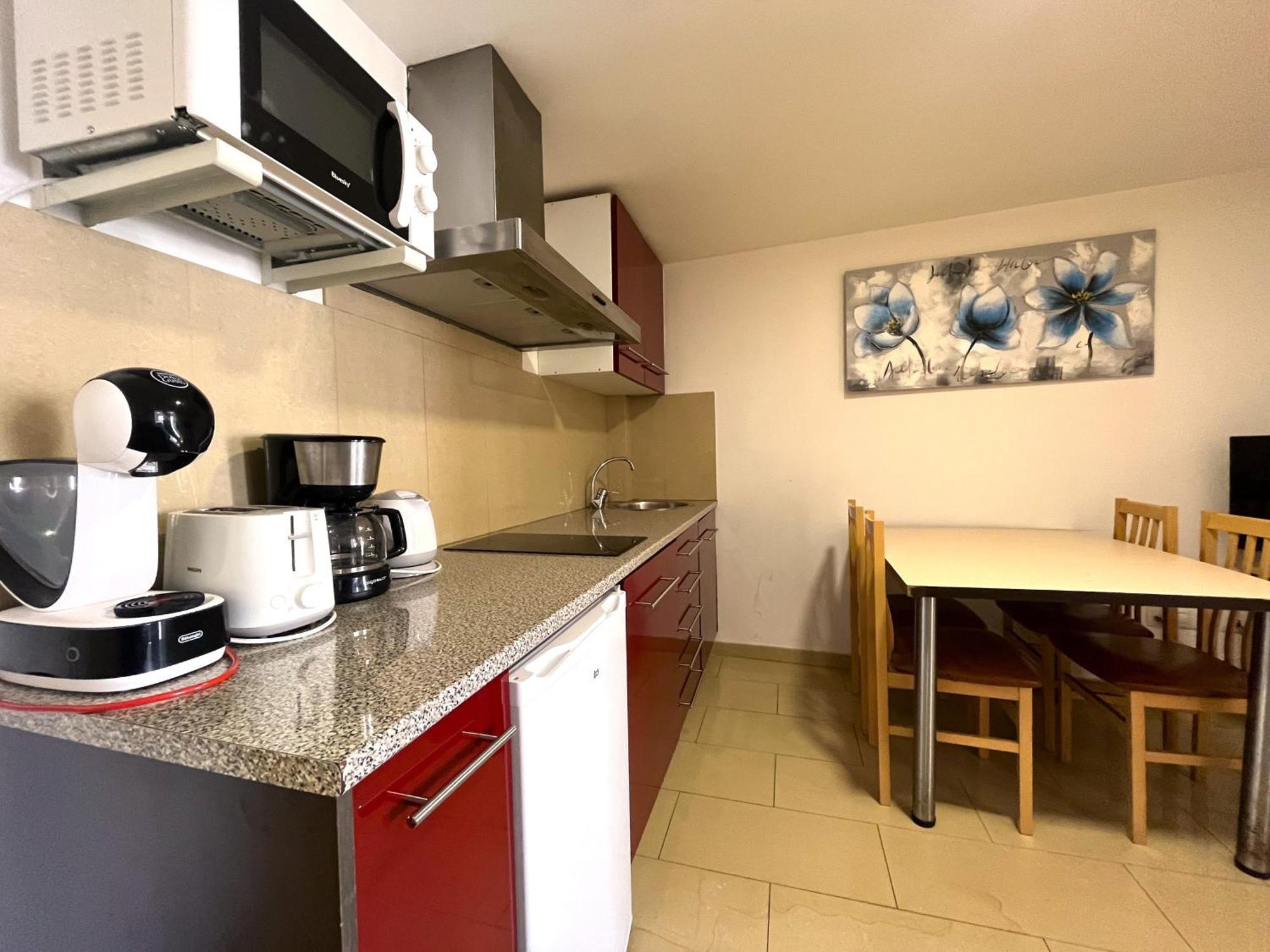 Neptuno Apartments Calella Zimmer foto