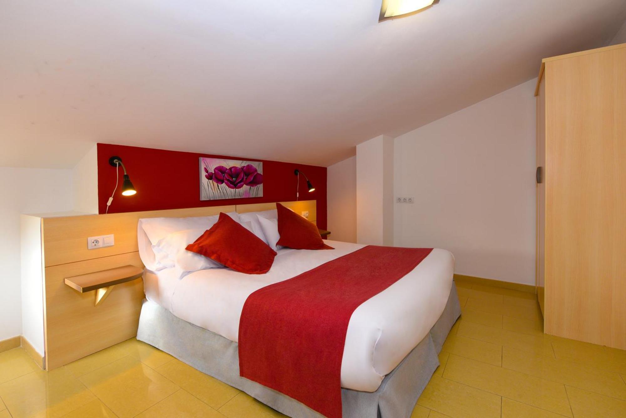 Neptuno Apartments Calella Zimmer foto